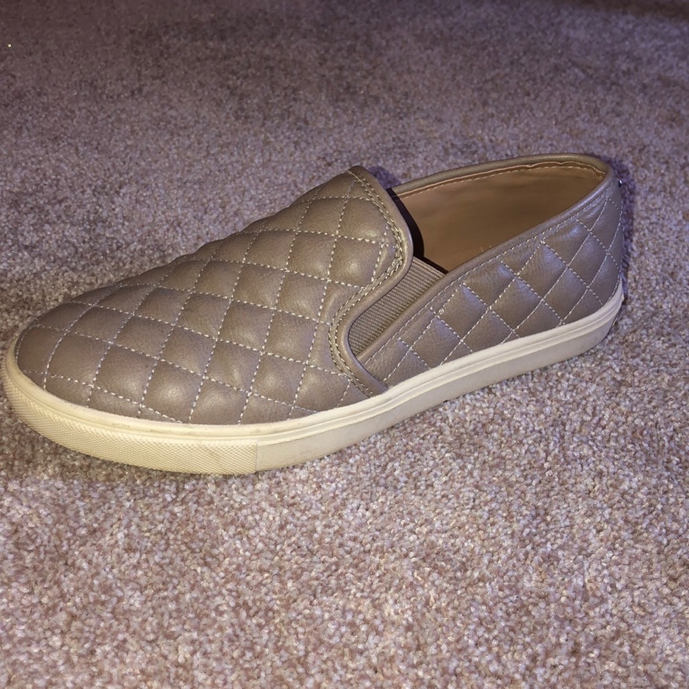 Steve Madden slip on sneaker